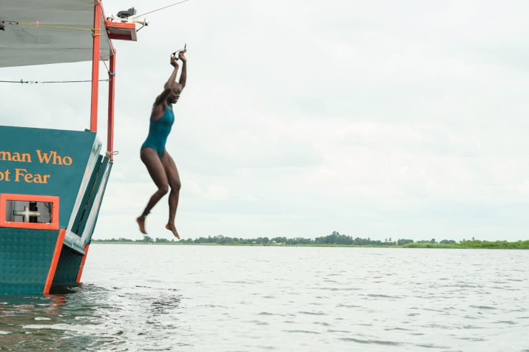 Yvette Tetteh becomes the 1st person to swim across Volta River in Ghana