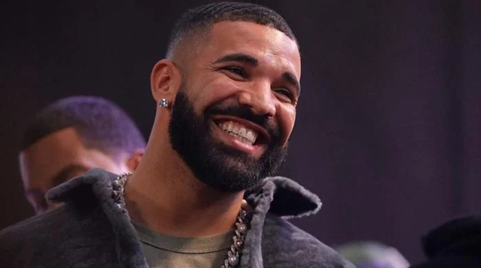 Drake reacts to inappropriate leaked video LIGHTLY