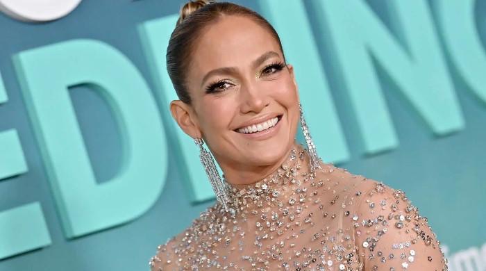 Jennifer Lopez to land new series with Netflix